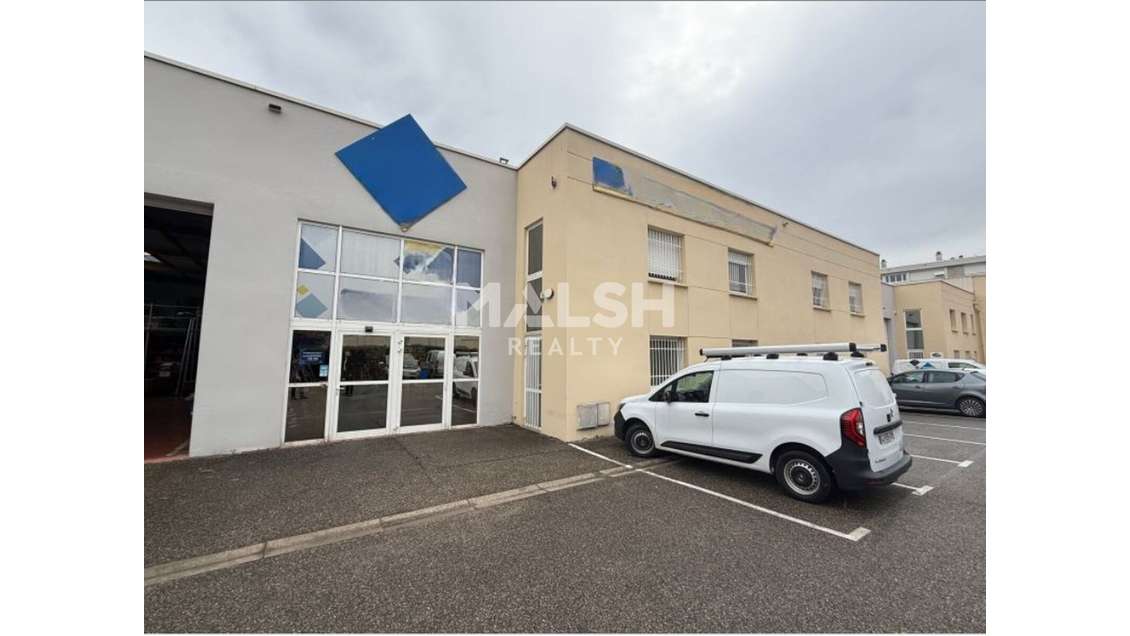Local d'activités 967m² à louer à Lyon 7 Gerland