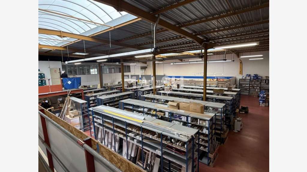 Local d'activités 967m² à louer à Lyon 7 Gerland