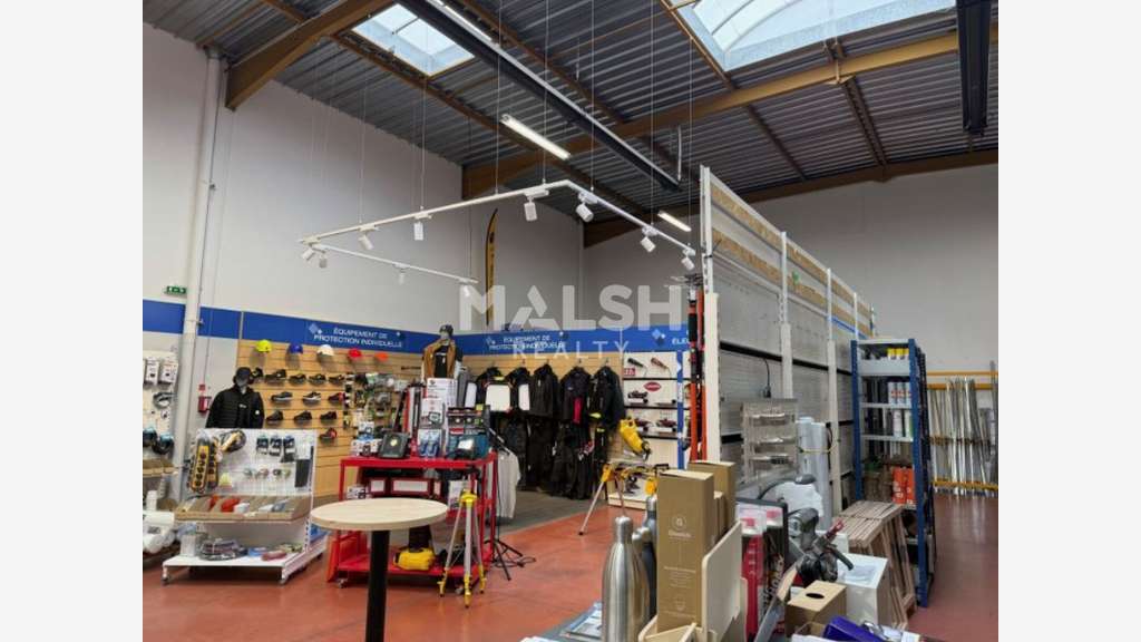 Local d'activités 967m² à louer à Lyon 7 Gerland