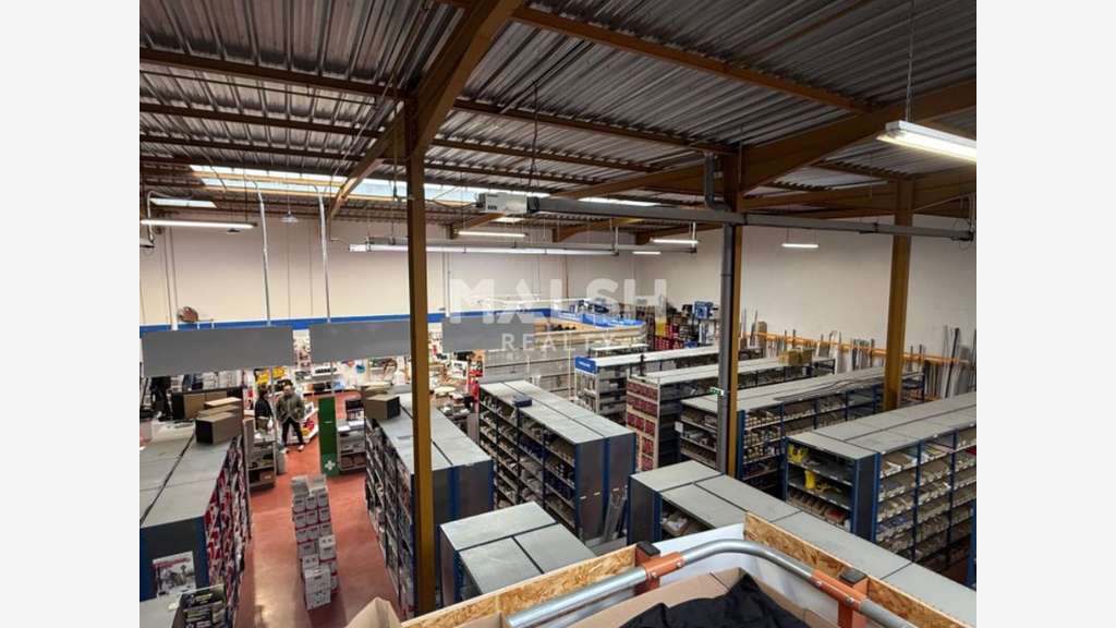 Local d'activités 967m² à louer à Lyon 7 Gerland