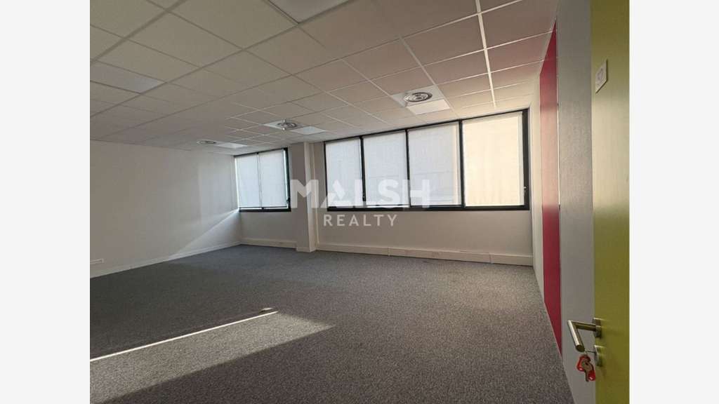 Local 207m² bureaux et activités Lyon 7e Gerland