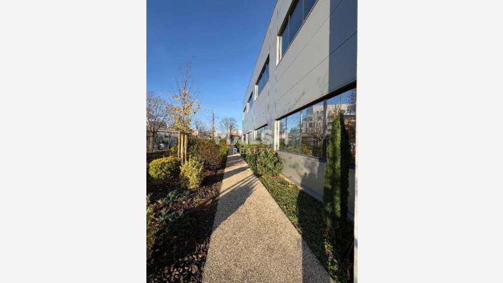 Local 207m² bureaux et activités Lyon 7e Gerland
