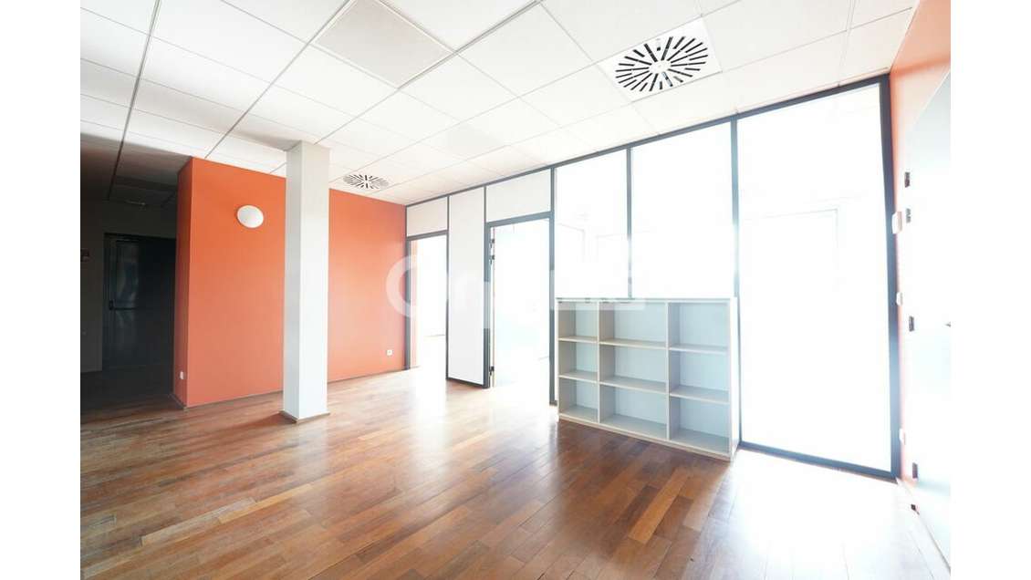 Bureaux 174m² à louer à Écully