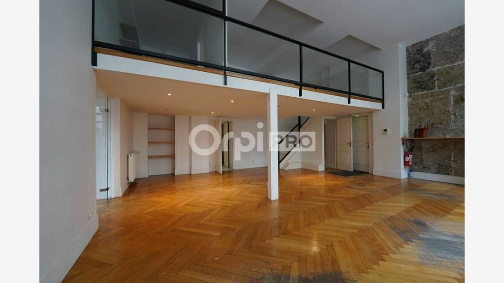 Bureaux 143m² à louer à Lyon 1er