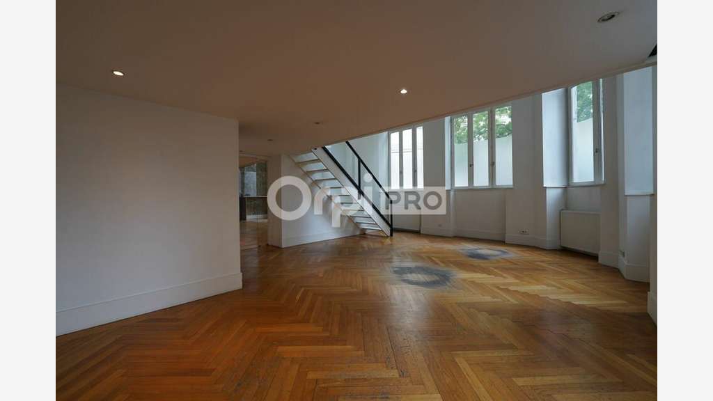 Bureaux 143m² à louer à Lyon 1er