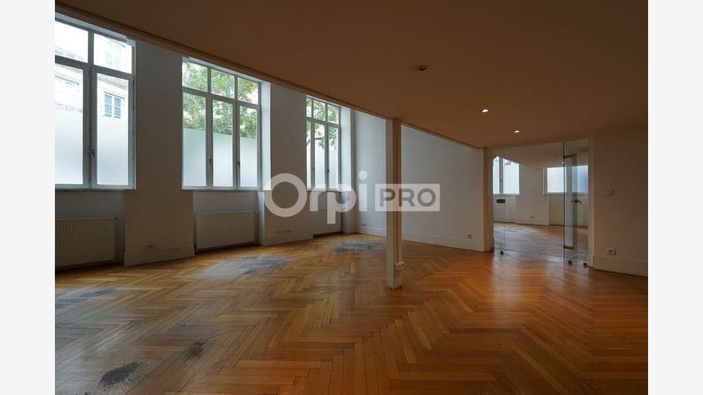 Bureaux 143m² à louer à Lyon 1er
