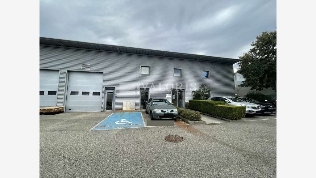 Local d'activités 364m² à louer à Lyon 7e
