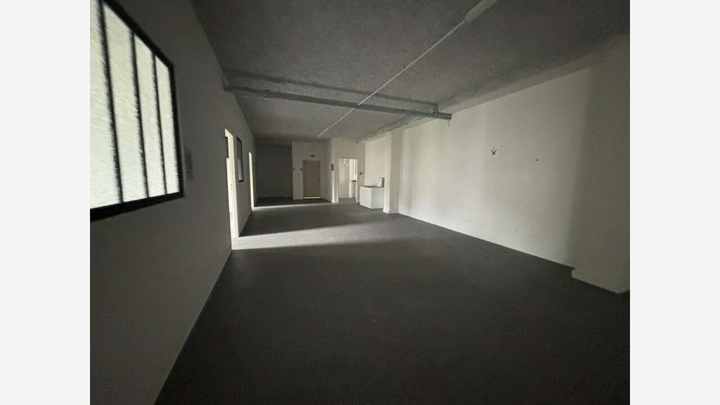 A louer local d'activité de 408m² à Lyon 69007