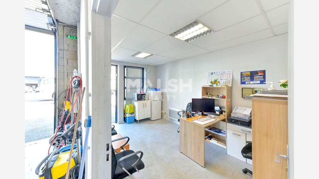 Locaux d'Activités à LYON 9ème - A LOUER - 416 m²