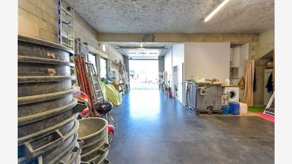 Locaux d'Activités à LYON 9ème - A LOUER - 416 m²