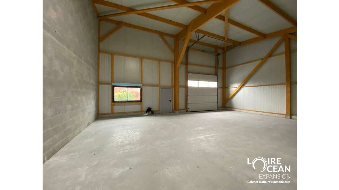 Entrepôt 172m² à louer à Machecoul