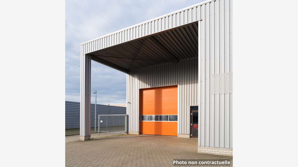 A louer local d'activité 1180m² proche Macon