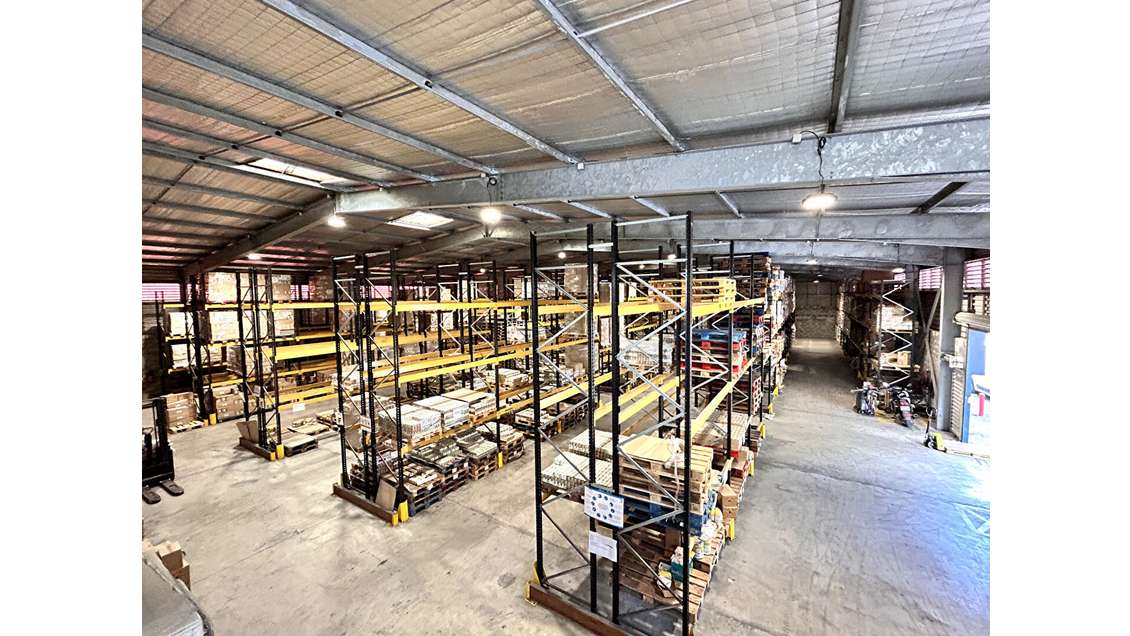 A louer entrepôt logistique de 1500m² à Macouria