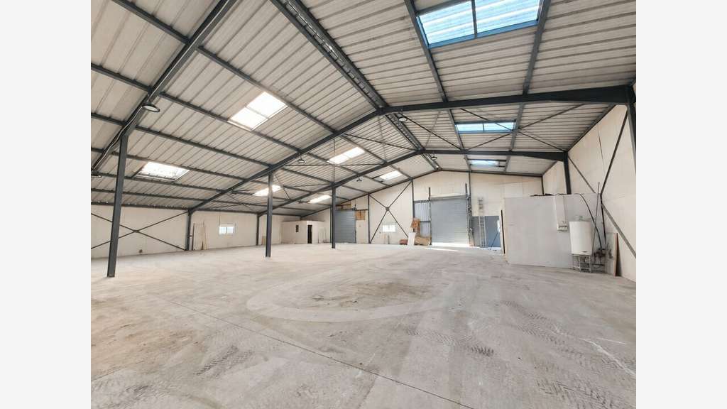 Local d'activité 618m² à louer proche A63 Magescq