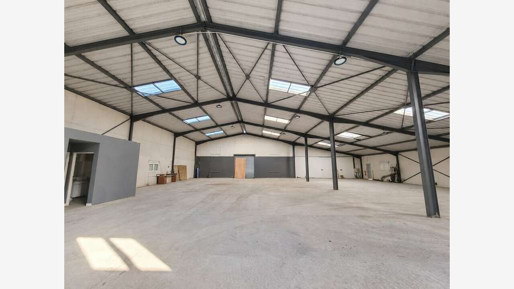 Local d'activité 618m² à louer proche A63 Magescq