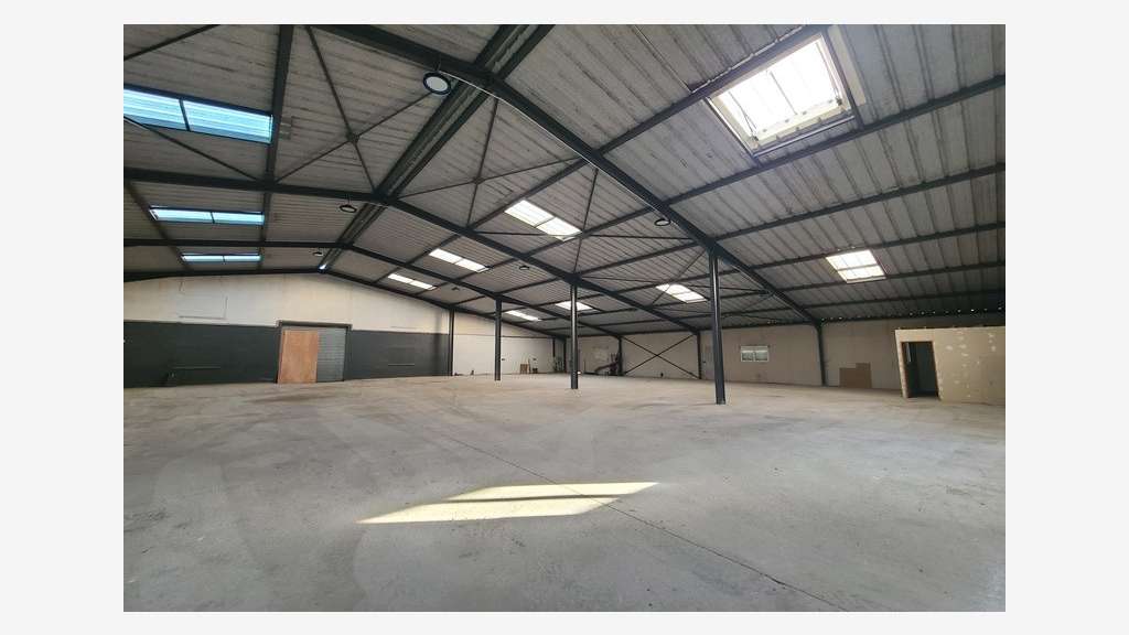 Local d'activité 618m² à louer proche A63 Magescq