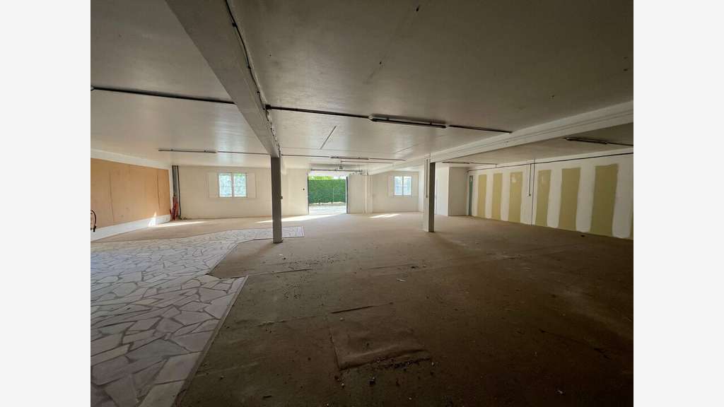 Entrepôt de 250m² à louer à Magnac sur Touvre