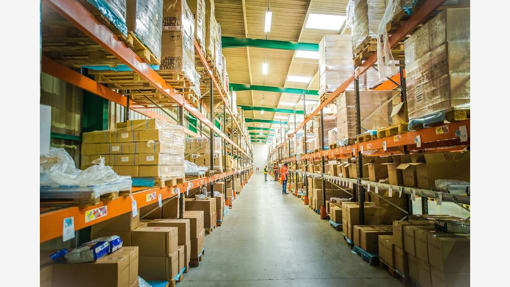 Location entrepôt 3000m² accès A77 Magny-Cours