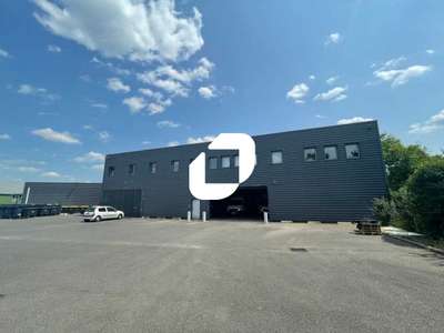 A louer Local d'activité 2000m² Magny en vexin