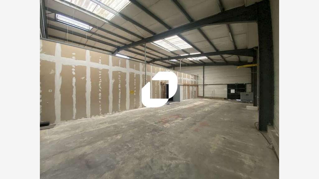 A louer Local d'activité 462m² Magny en vexin