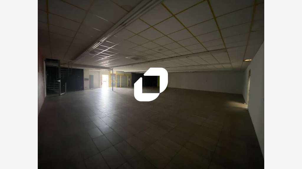 A louer Local d'activité 462m² Magny en vexin