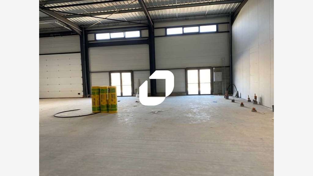 A louer Local d'activité 300m² Magny en vexin
