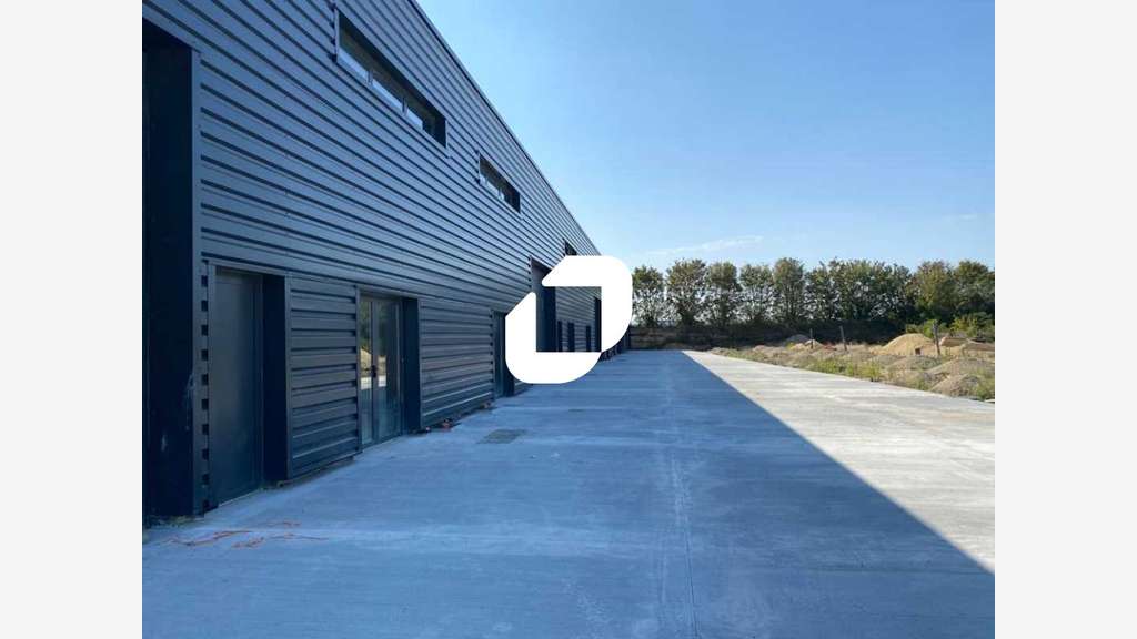 A louer Local d'activité 300m² Magny en vexin