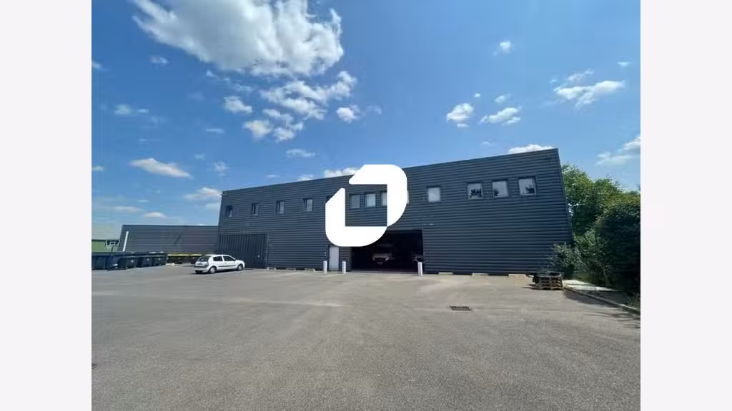 A louer Local d'activité 2000m² Magny en vexin