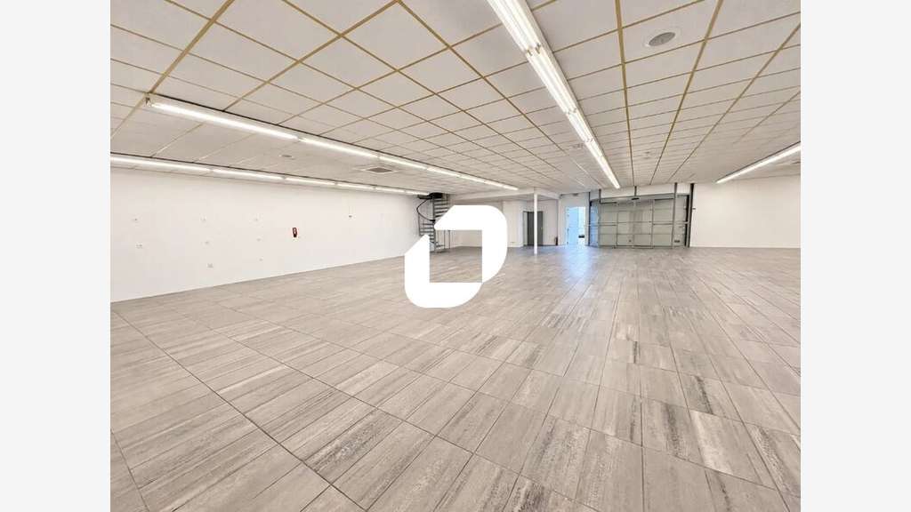 A louer Local d'activité 240m² Magny en vexin