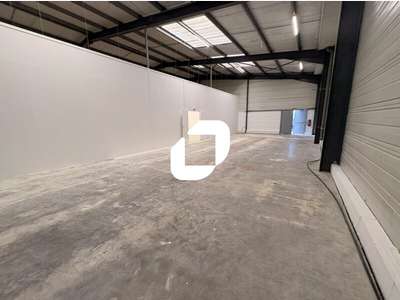 A louer Local d'activité 240m² Magny en vexin
