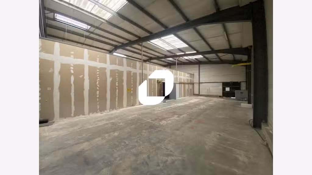 A louer Local d'activité 462m² Magny en vexin