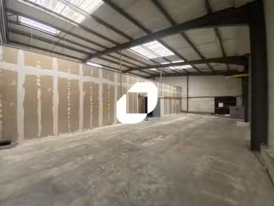 A louer Local d'activité 702m² Magny en vexin