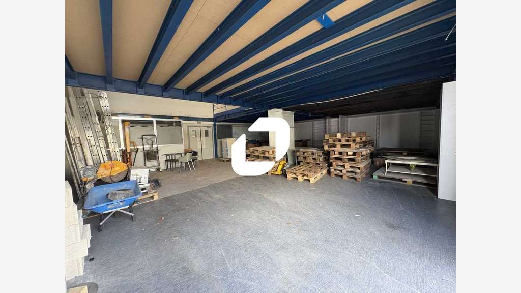 A louer Local d'activité 522m² Magny les hameaux