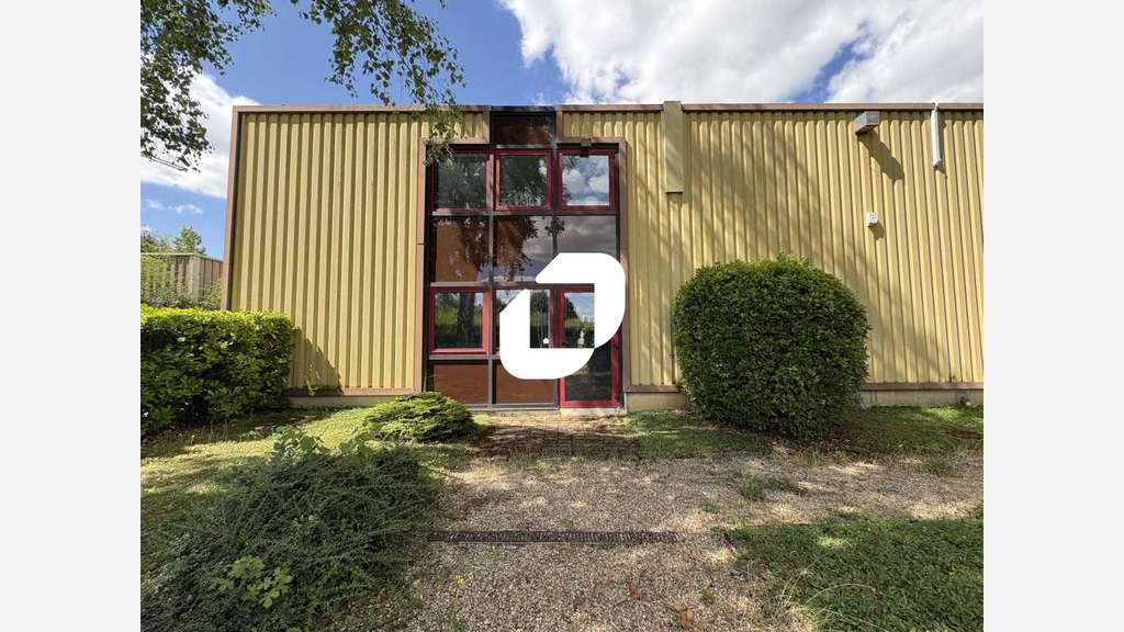 A louer Local d'activité 522m² Magny les hameaux