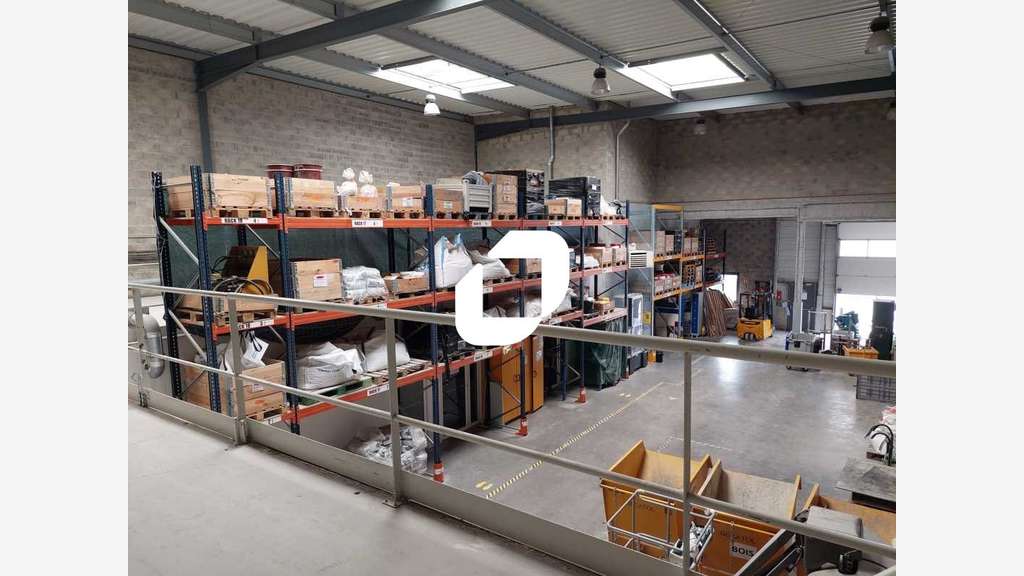 A louer Local d'activité 599m² Magny les hameaux