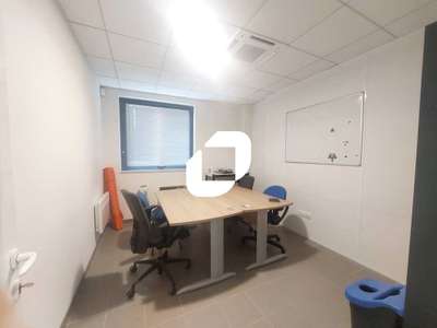A louer Local d'activité 599m² Magny les hameaux