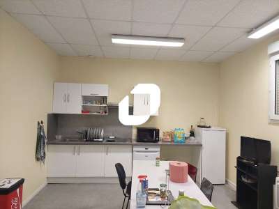 A louer Local d'activité 754m² Magny les hameaux
