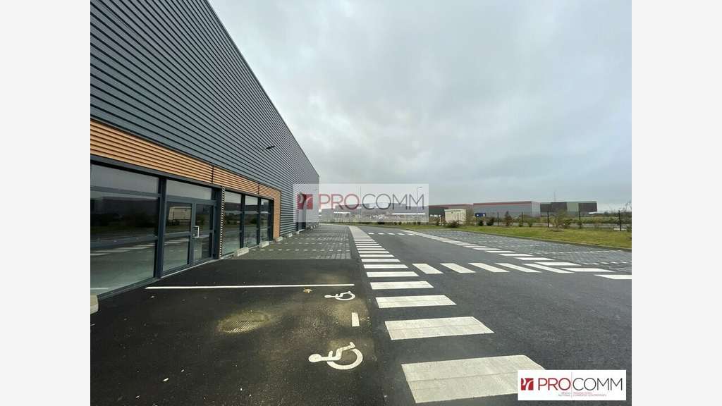 Local neuf 308m² modulable à louer à Mainvilliers