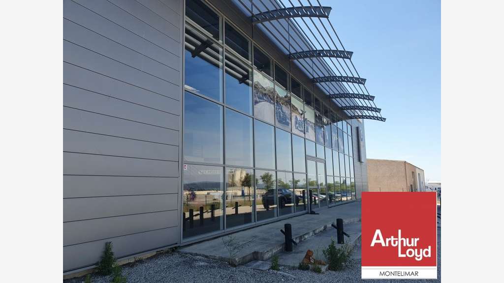 Local d'activité 1150m² à louer à Malataverne
