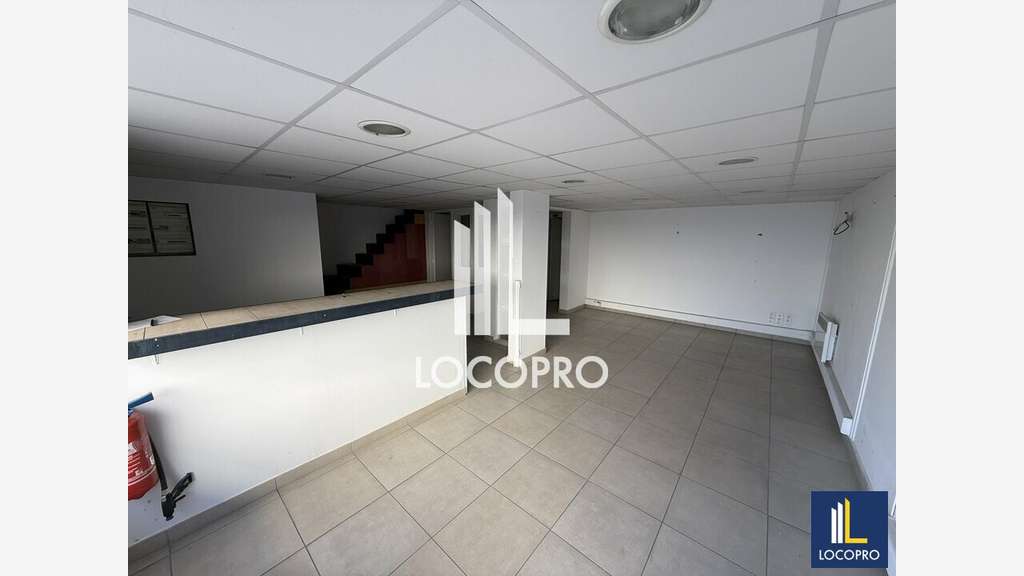 A louer entrepôt 375m² Mandelieu Parc la Siagne