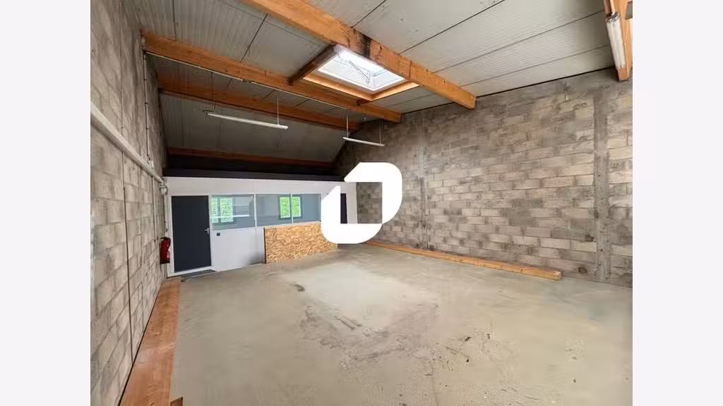 A louer Local d'activité 257m² Mandres les roses