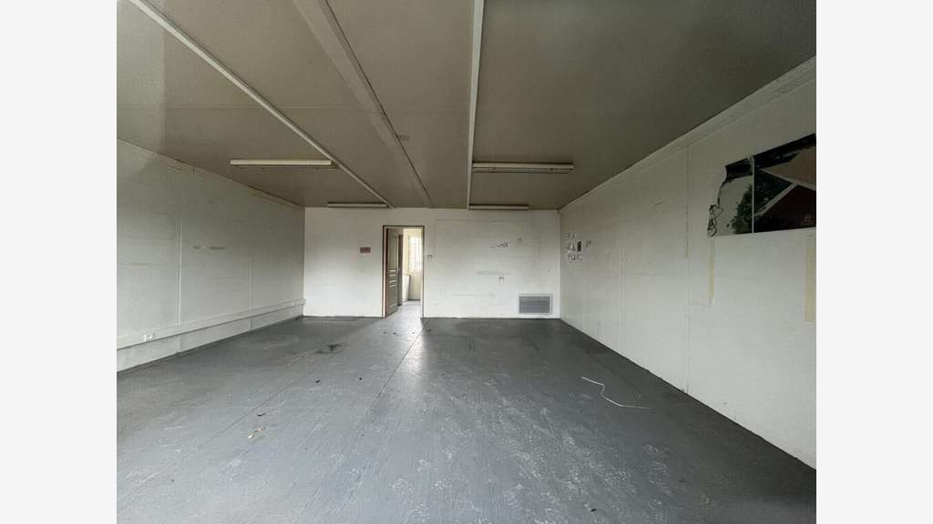 À louer – Local d'activités de 524 m² à Manne
