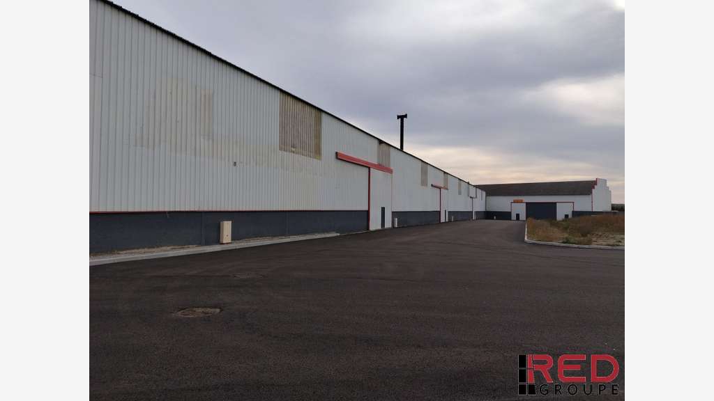 A louer entrepôt 3749m² à l'entrée de Manosque A51