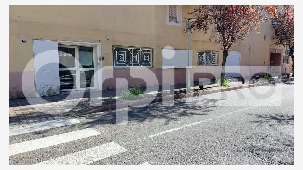 MANOSQUE - LOCAL PROFESSIONNEL à louer