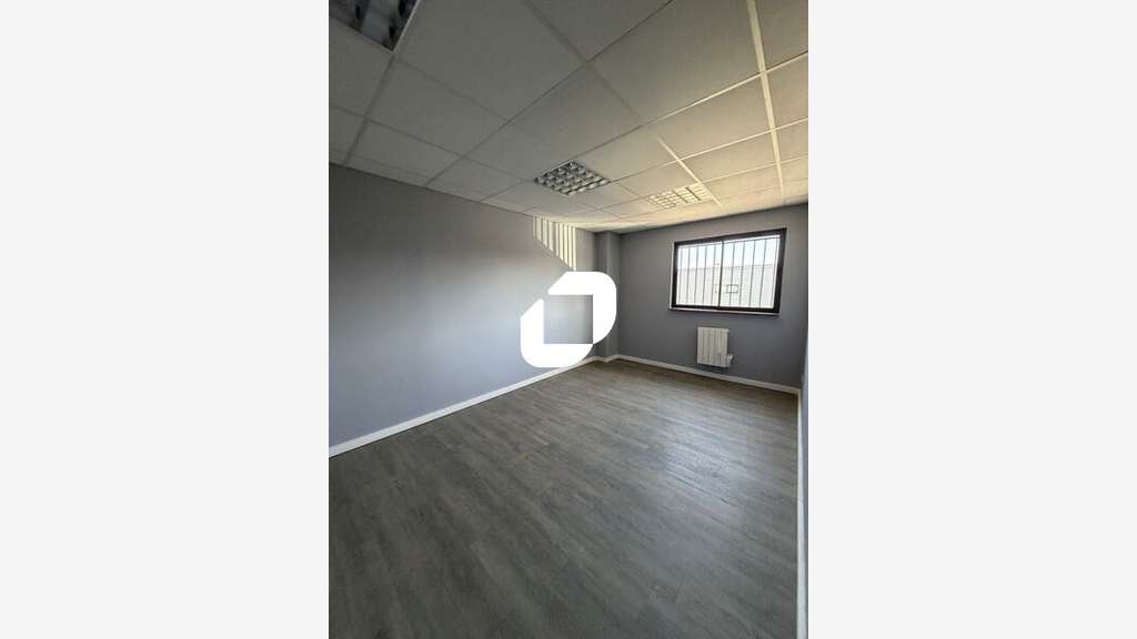 A louer Local d'activité 258m² Mantes la jolie
