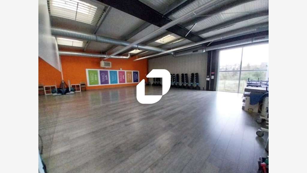 A louer Local d'activité 662m² Mantes la ville