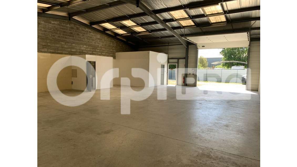 Local d'activité N°1 à louer Marcheprime