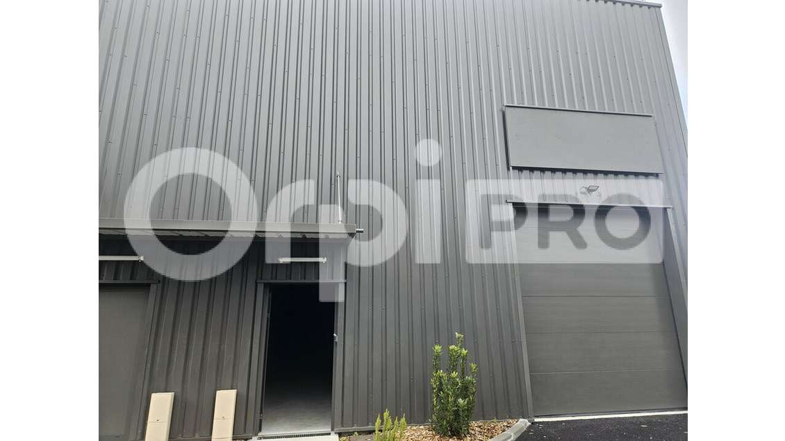 Entrepôt neuf 94m² à louer à Marcheprime