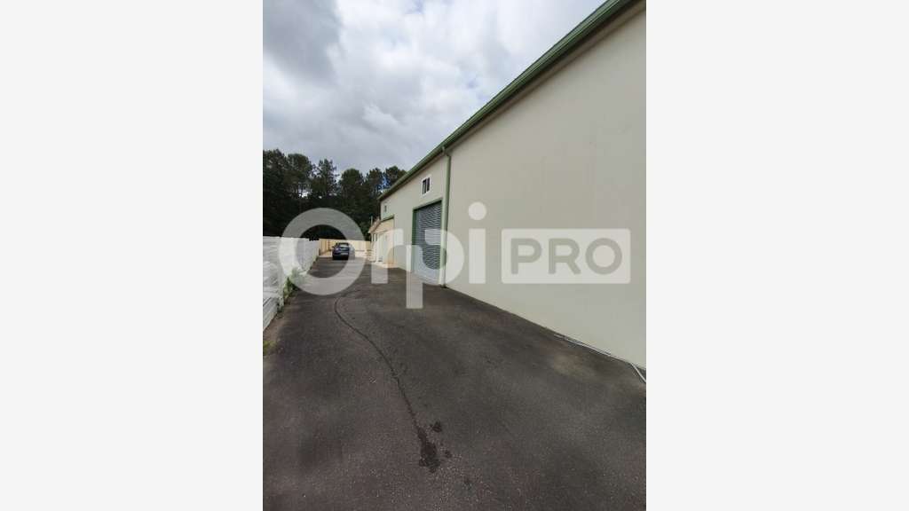 Local d'activité de 194m² à louer à Marcheprime