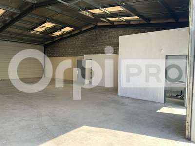 Entrepôts bureaux de 400m² à louer à Marcheprime